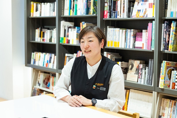 書籍担当の村田朋美さん。台湾でライターをしていた 書籍担当の村田朋美さん。台湾でライターをしていた