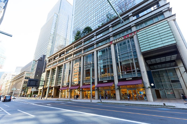 誠品生活日本橋のあるCOREDO(コレド)室町テラスは、東京メトロ三越前駅から歩いてすぐのところにある 誠品生活日本橋のあるCOREDO(コレド)室町テラスは、東京メトロ三越前駅から歩いてすぐのところにある