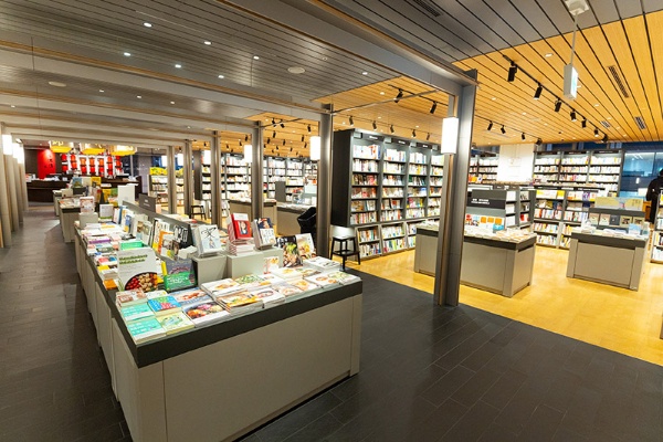 誠品生活日本橋の店舗面積は約870坪と広大だ 誠品生活日本橋の店舗面積は約870坪と広大だ