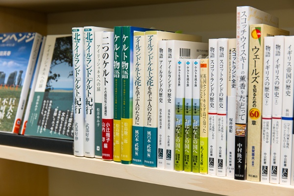 地域別では、アイルランドやスコットランド、ケルトについての本がよく売れるそう。「理由はよく分かりません」とのこと 地域別では、アイルランドやスコットランド、ケルトについての本がよく売れるそう。「理由はよく分かりません」とのこと