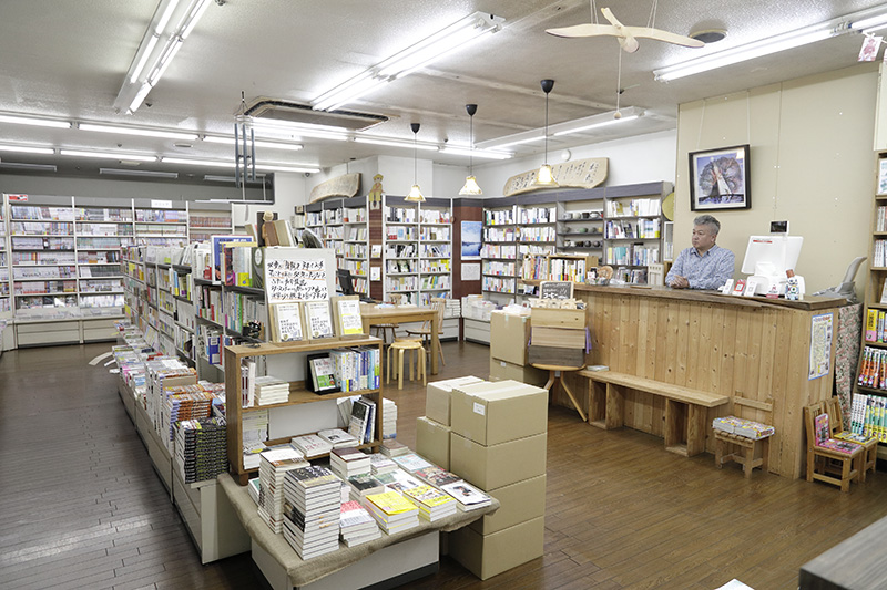店内の全景。2015年に店舗面積を半分にした
