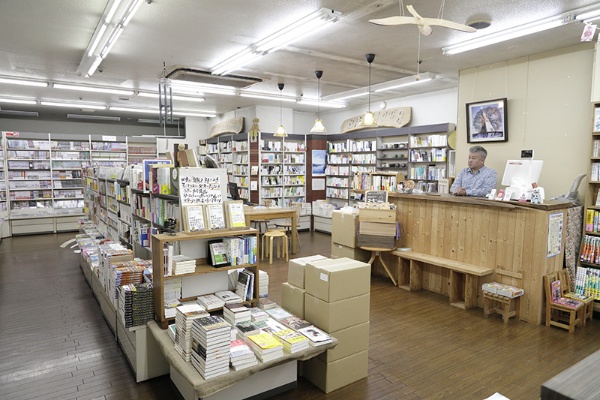 店内の全景。2015年に店舗面積を半分にした 店内の全景。2015年に店舗面積を半分にした