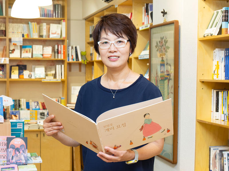 チェッコリ　神保町の「韓国書店」　作家イベントも頻繁に