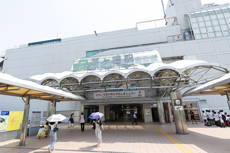 JR茅ヶ崎駅北口前の高架広場