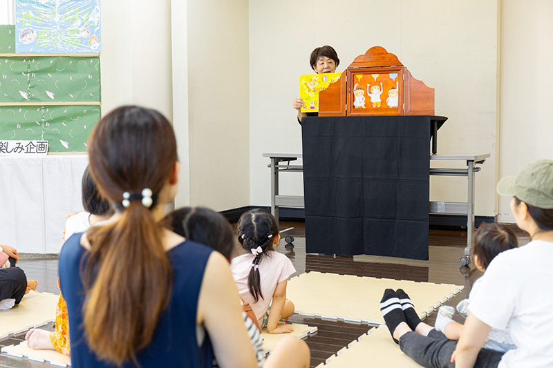 取材日（8月22日）に行われていた「かみしばい劇場」（ネスパ茅ヶ崎店6階ギャラリー）