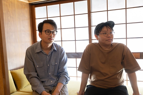 左が西尾圭悟さん、右が嶋田翔伍さん。2人は京都大学の映画サークルで出会った 左が西尾圭悟さん、右が嶋田翔伍さん。2人は京都大学の映画サークルで出会った