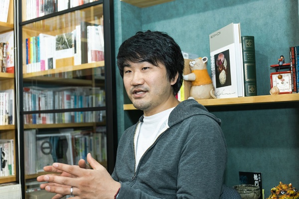 「本だけに頼らない仕組みを考えました」と話す竹田信弥さん 「本だけに頼らない仕組みを考えました」と話す竹田信弥さん