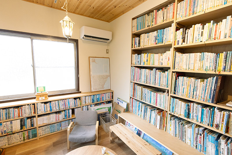 湯河原にあった「こみち文庫」の蔵書を引き継いだ子ども図書館