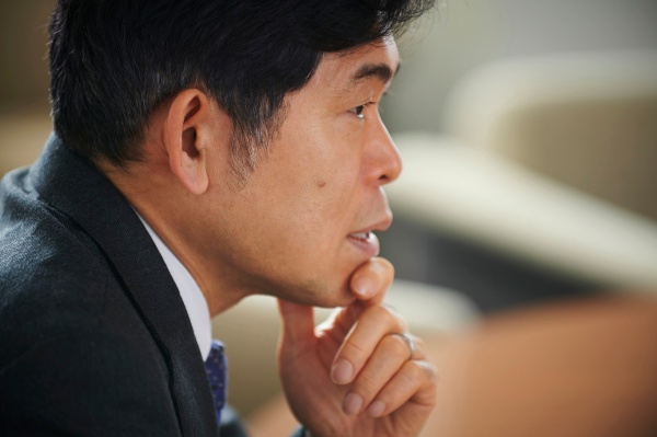 「過酷な状況を乗り越えようとする姿は胸に迫ります」と話す柳川範之さん