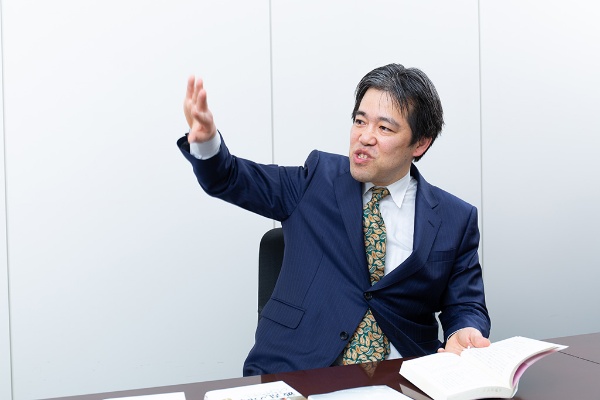 「翁理論はなお発展を続けています」と語る熊野英生さん 「翁理論はなお発展を続けています」と語る熊野英生さん