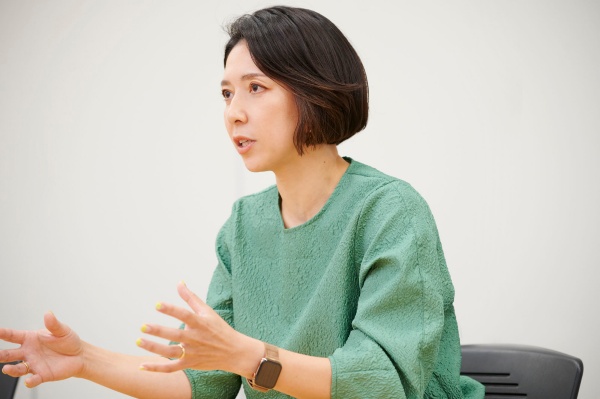 「脱炭素化が進むなかで、火力発電所を新設するのは難しい状況」と話す山根さん