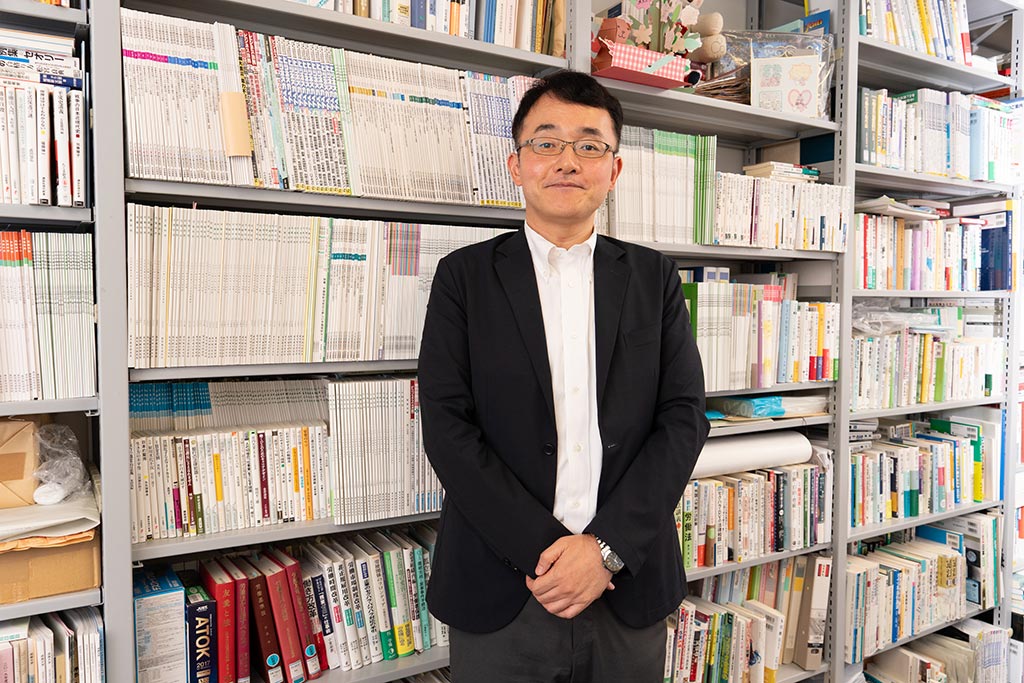 「パワハラが起きる構造を知ると、カスハラの対策にも役立ちます」と話す原昌登さん