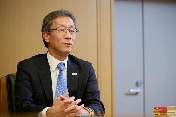「この3冊は、私自身のキャリアの転機に読んだ本なんです」 「この3冊は、私自身のキャリアの転機に読んだ本なんです」