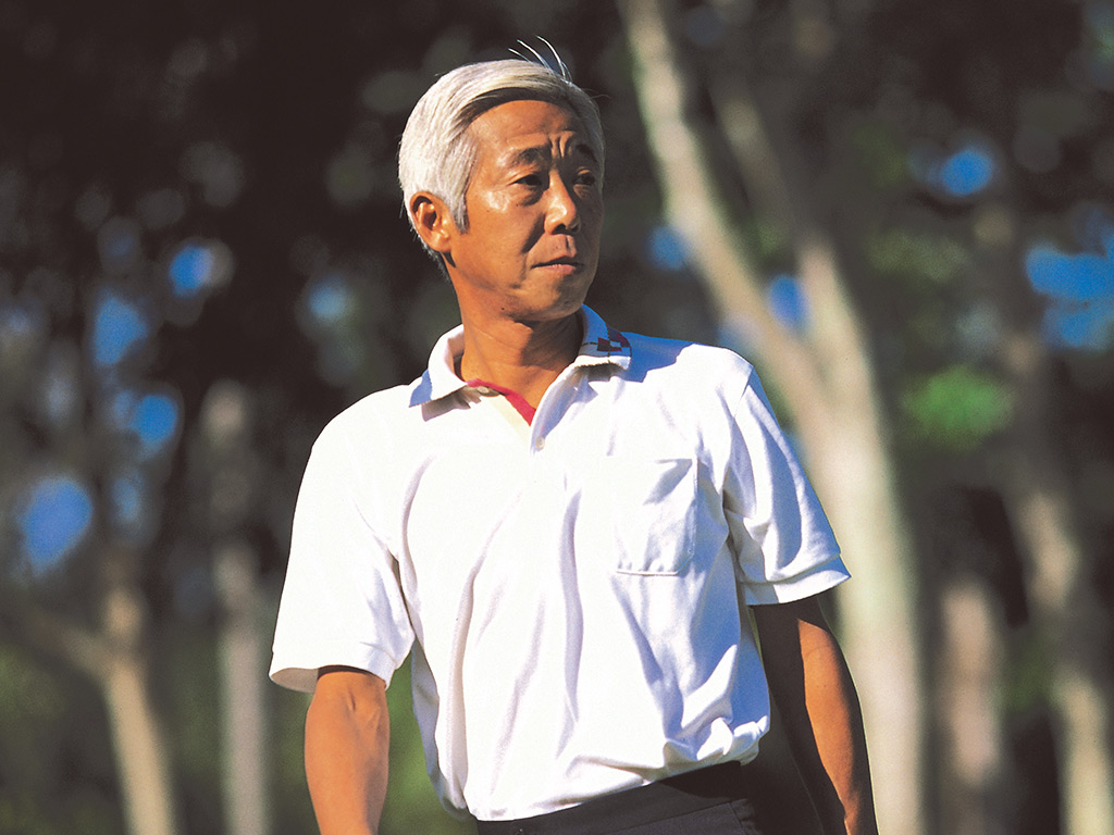 中部銀次郎（なかべ・ぎんじろう）　1942年2月16日、山口県下関市生まれ。2001年12月14日逝去。10歳のときに父の手ほどきでゴルフを始め、高校時代からゴルフ界で頭角を現し、甲南大学時代の1962年に日本アマチュア選手権で初優勝。以来、64、66、67、74、78年と6度の優勝を成し遂げる。亡くなるまで東京ゴルフ倶楽部ハンデ＋1（写真提供／オフィスダイナマイト）