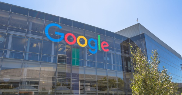 日本企業がグーグルやアマゾンのように「働きたい企業」になるための条件とは(写真:Benny Marty/Shutterstock.com)