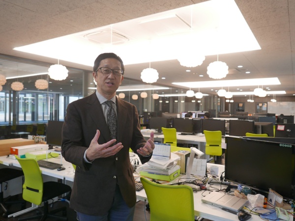 慶応義塾大学教授だった黒田忠広は東京大学に招かれ、システムデザイン研究センター（d.lab）長、先端システム技術研究組合（RaaS）の理事長に就任した（写真：高山和良）