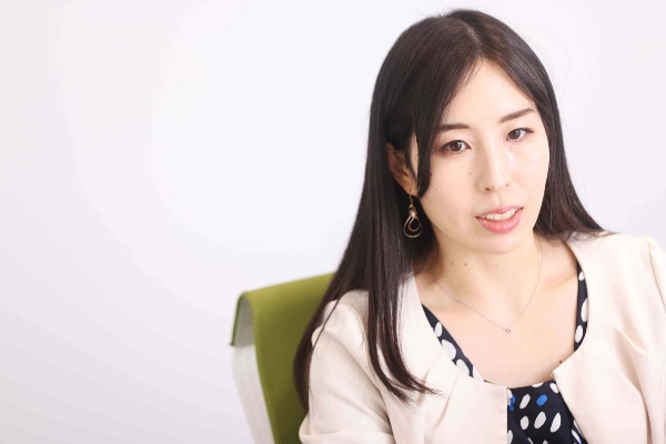 「人間は知性を使って、未来をよりよい方向に変えていける」と語る高橋祥子さん