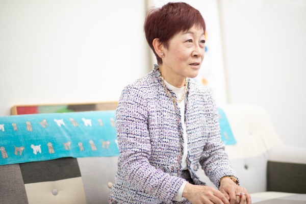 「大人が読んでも面白い本です」と話す長谷川眞理子さん