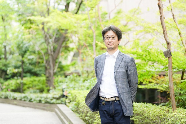 『脳をオフにせよ』の訳者、児島修さん 『脳をオフにせよ』の訳者、児島修さん