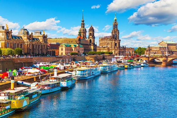 ドイツのドレスデン。KGBに入ったプーチンはこの街で働いた(写真/shutterstock) ドイツのドレスデン。KGBに入ったプーチンはこの街で働いた(写真/shutterstock)