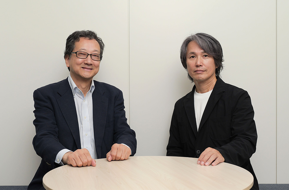 中央大学名誉教授／日本マーケティング学会元会長 田中 洋氏（左）、Strategy Partners 代表取締役社長 兼 Wisdom Evolution Company 代表取締役社長 西口一希氏（右）