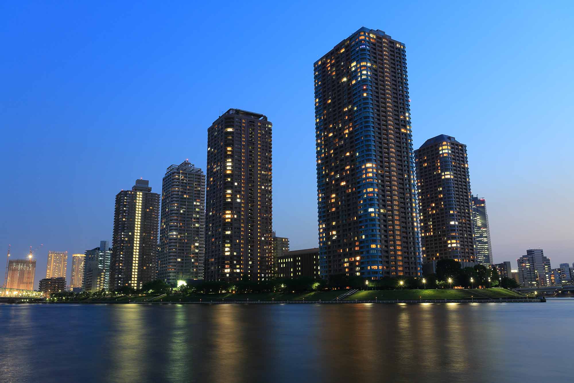 都心のタワマンはパワーカップルにも手の届かない存在になってきている（写真：isami／stock.adobe.com）
