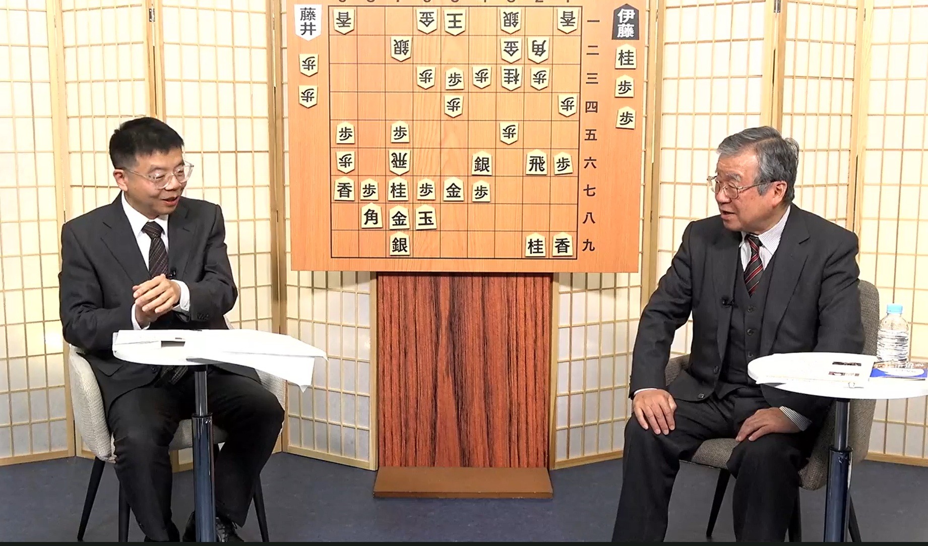 NIKKEI LIVEで語り合う勝又清和七段（左）と青野照市九段（右）（写真：日経BOOKプラス）
