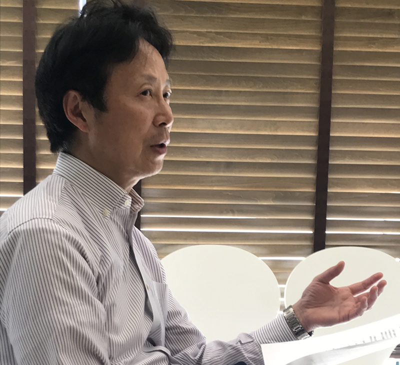 「コロナ禍は新しい習慣を取り入れるチャンスです」<br/><br/><span class="fontBold">小林弘幸(こばやし・ひろゆき)氏<br/> 順天堂大学医学部教授</span><br>1960年、埼玉県生まれ。1987年、順天堂大学医学部卒業。1992年、同大学大学院医学研究科修了。ロンドン大学付属英国王立小児病院外科、トリニティ大学付属医学研究センター、アイルランド国立小児病院外科での勤務を経て、順天堂大学小児外科講師・助教授を歴任。自律神経研究の第一人者として、数多くのプロスポーツ選手、アーティスト、文化人へのコンディショニング、パフォーマンス向上指導に関わる。</a>