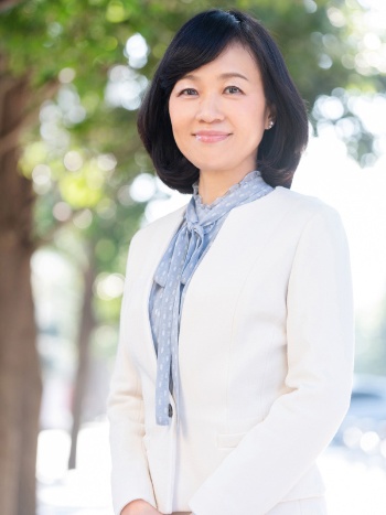 古屋博子(ふるや・ひろこ)/ギャラップ認定ストレングスコーチ。フラリシュ・コンサルティング代表取締役。ギャラップ社でストレングス・コーチングコース等の講師を務めるほか、『さあ、才能(じぶん)に目覚めよう 新版 ストレングス・ファインダー2.0』の翻訳も手掛ける。慶応義塾大学大学院で修士号(政治学)を、東京大学大学院で博士号(学術)を取得