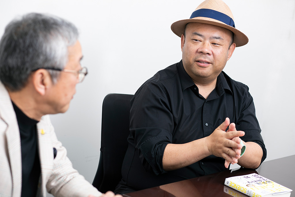 最新のAIについて話す孫泰蔵さん 最新のAIについて話す孫泰蔵さん