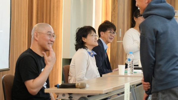 台北市進出口商業同業公会には、大愚和尚のYouTubeの視聴者も多く集まった