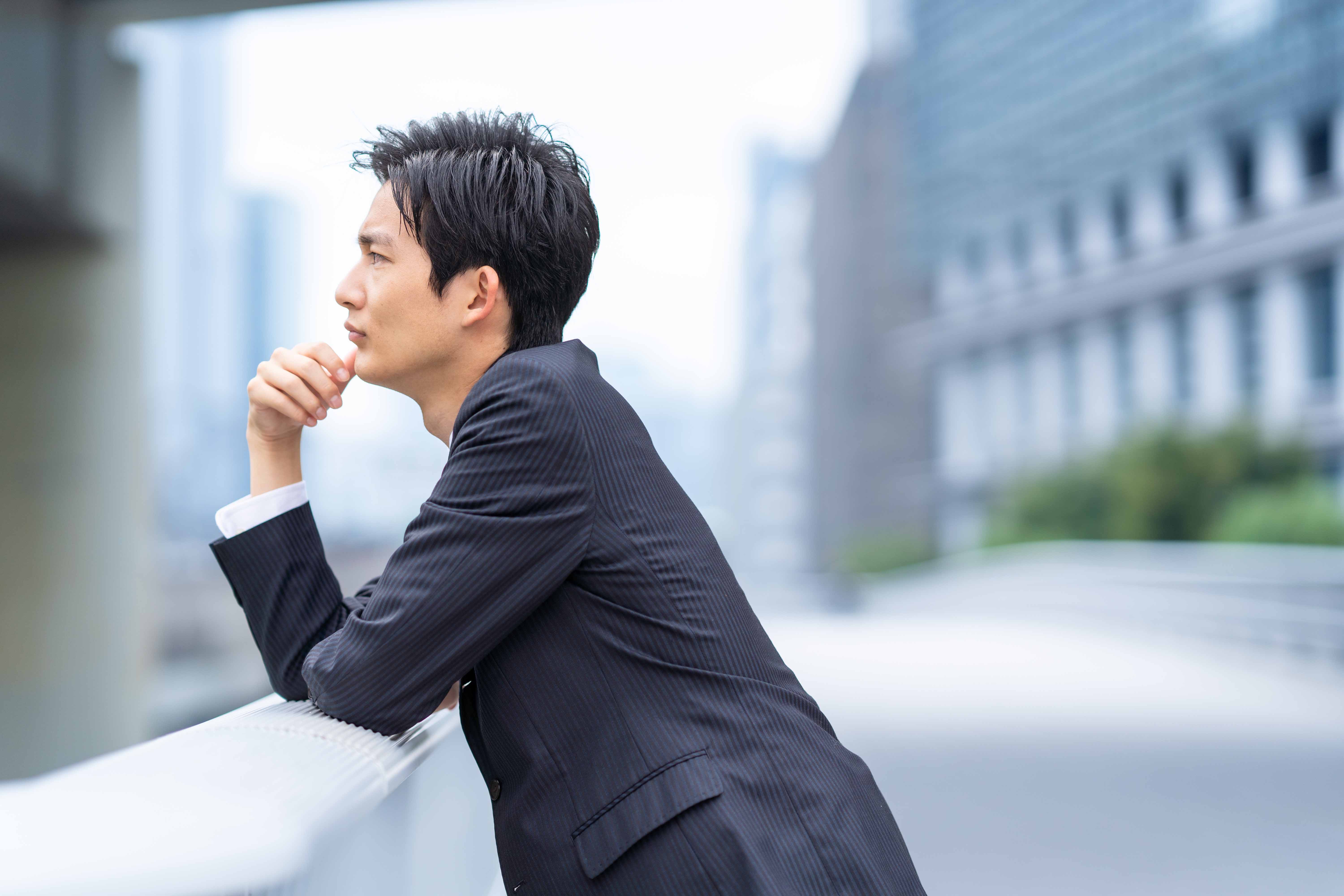 多くの日本の会社員は、雇用大転換に自力で立ち向かわなければならない状況に追い込まれている（写真：K+K/stock.adobe.com）