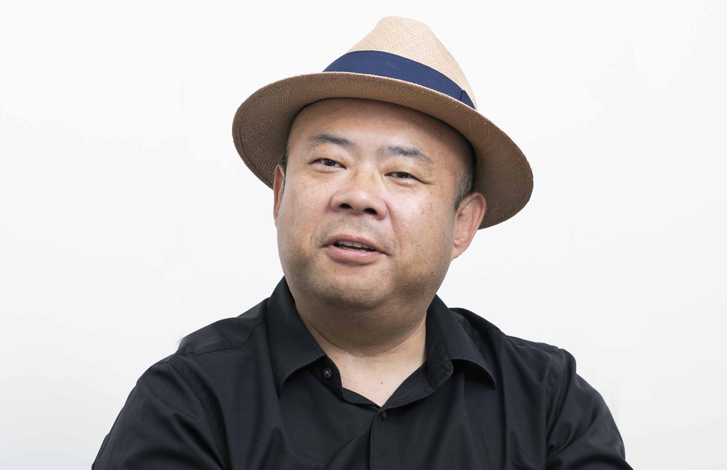 「こんなに時間がたっぷりあるなら、好きなことを学ぼう」と本や論文を読みあさったと話す孫泰蔵さん　撮影／小野さやか