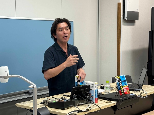 「もし本書を読んで内容が理解できないのであれば、もう少し基礎学習をしてから手に取ってもらったほうが効果的です」と話す志水晋介さん