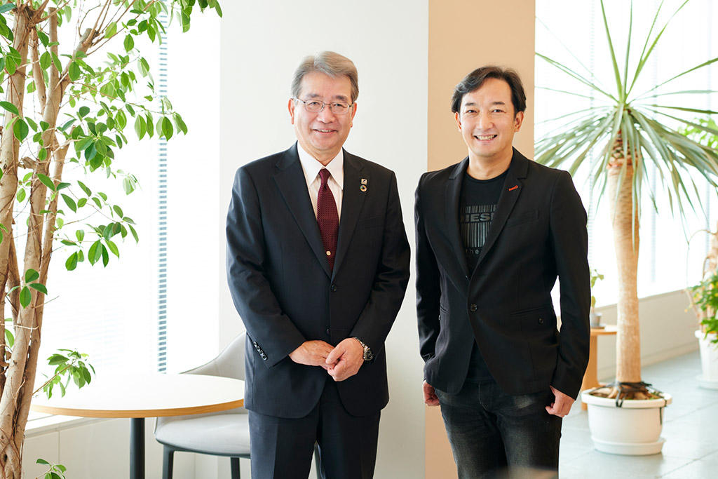 石川啓太郎氏(左)と及部智仁氏 石川啓太郎氏(左)と及部智仁氏