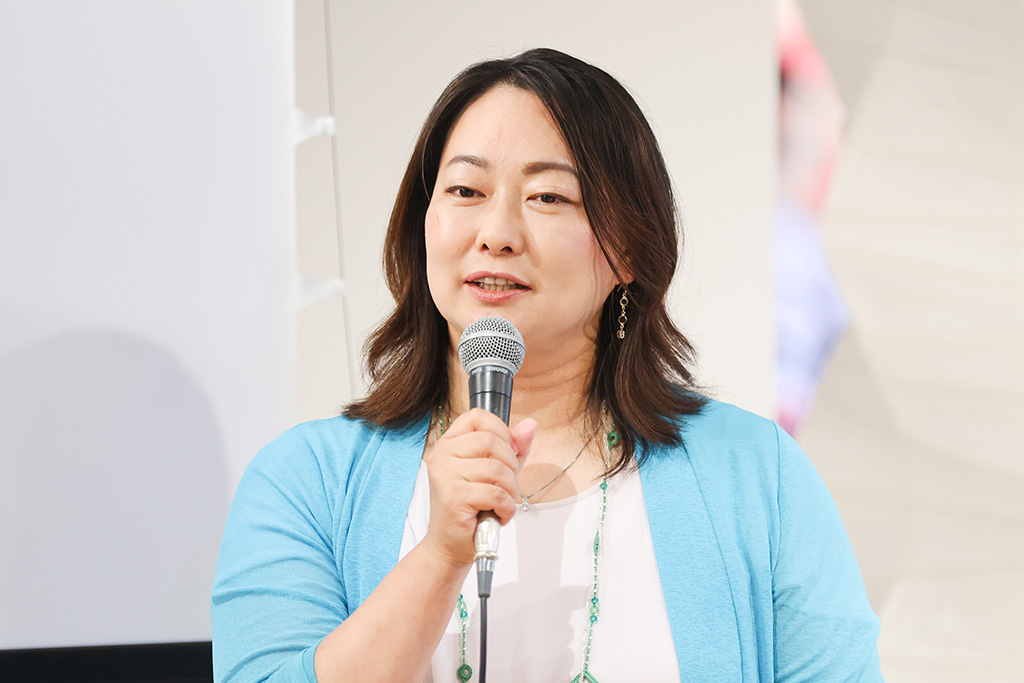 宮本恵理子さん（ライター・インタビュアー・編集者）　働き方、生き方、夫婦・家族関係などをテーマに人物インタビューを中心に執筆。編集者として、書籍、雑誌なども制作する。2021年からは、ビジネス映像メディア「PIVOT」のエグゼクティブ・ライターとしても活動。主な著書に『行列のできるインタビュアーの聞く技術』