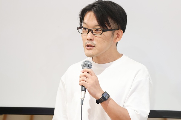 日比谷尚武さん(kipples代表) 学生時代より、フリーランスとしてWebサイト構築などに携わり、新卒でNTTグループへ。2003年、KBMJ(現・アピリッツ)に転職。09年よりSansanに参画し、16年に独立。セクターを横断する「コネクタ」として広報、マーケティング、新規事業の支援、コミュニティづくり、官民連携促進を中心に活動する 日比谷尚武さん(kipples代表) 学生時代より、フリーランスとしてWebサイト構築などに携わり、新卒でNTTグループへ。2003年、KBMJ(現・アピリッツ)に転職。09年よりSansanに参画し、16年に独立。セクターを横断する「コネクタ」として広報、マーケティング、新規事業の支援、コミュニティづくり、官民連携促進を中心に活動する