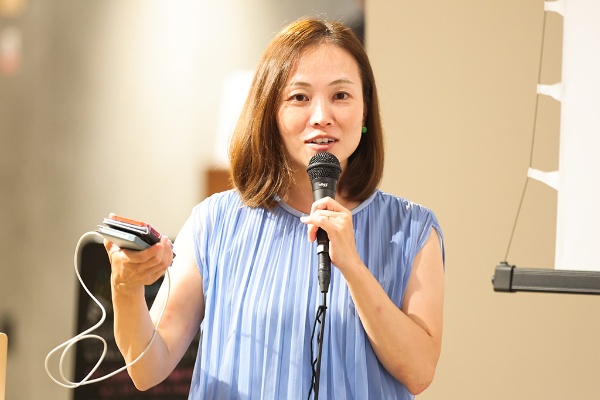平田麻莉さん(プロフェッショナル&パラレルキャリア・フリーランス協会代表理事) 大学在学中にビルコムの創業期に参画。広報の戦略・企画・実働を担い、戦略的PR手法の体系化に尽力。現在はフリーランスとして広報や出版プロデュース、ケースメソッド教材制作を行う傍ら、2017年にフリーランス協会を設立。政府検討会の委員・有識者経験多数。日経WOMAN「ウーマン・オブ・ザ・イヤー2020」受賞 平田麻莉さん(プロフェッショナル&パラレルキャリア・フリーランス協会代表理事) 大学在学中にビルコムの創業期に参画。広報の戦略・企画・実働を担い、戦略的PR手法の体系化に尽力。現在はフリーランスとして広報や出版プロデュース、ケースメソッド教材制作を行う傍ら、2017年にフリーランス協会を設立。政府検討会の委員・有識者経験多数。日経WOMAN「ウーマン・オブ・ザ・イヤー2020」受賞
