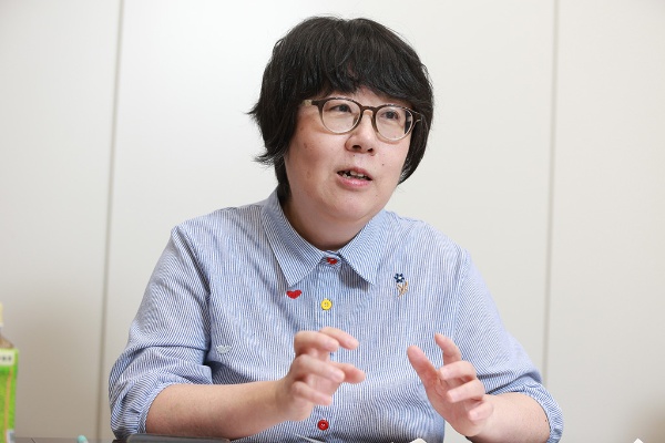 「デザインを崩さず、情報を減らさず、英語と同じようにパンチラインが後ろにくるように訳しました」(矢能さん)