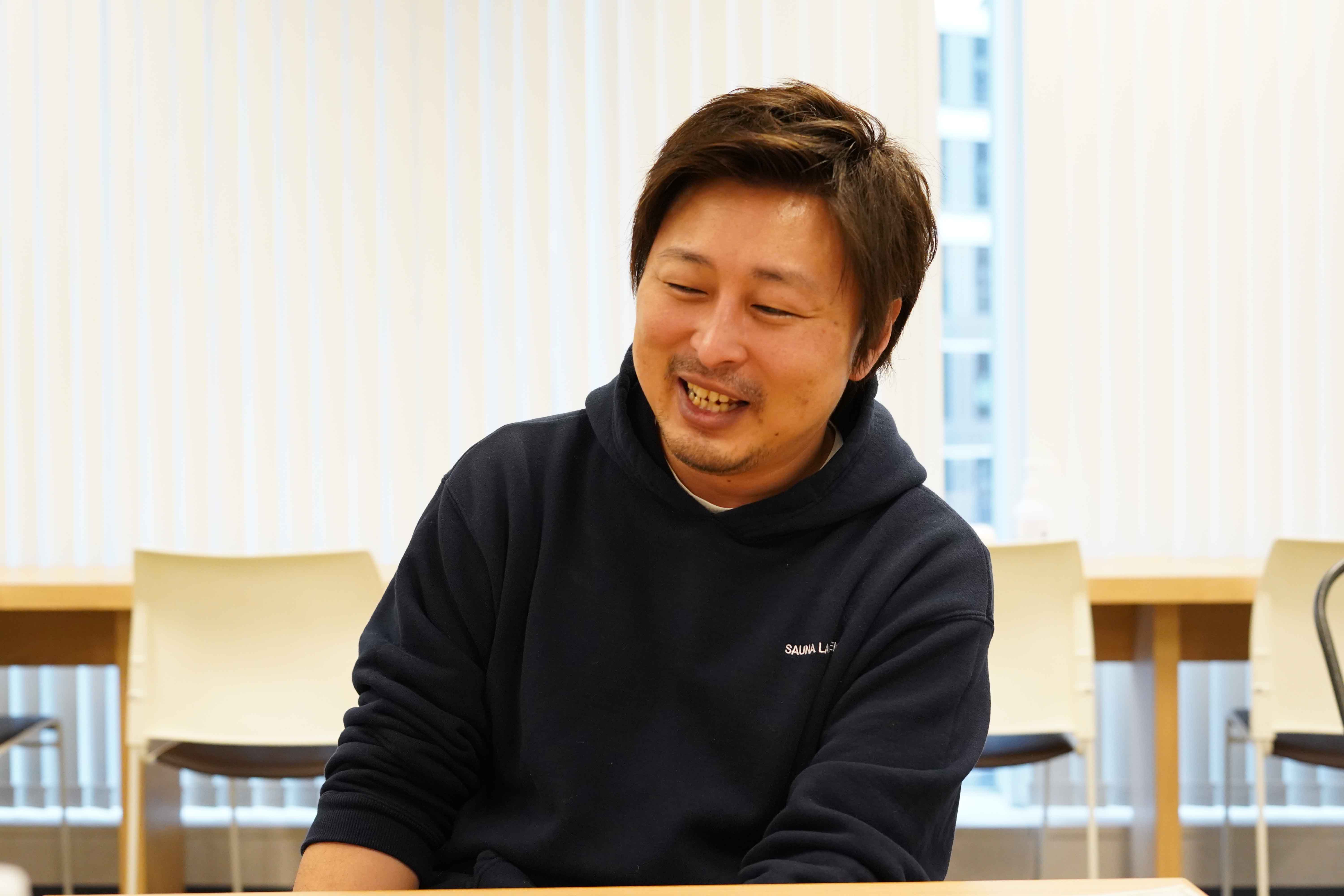 年間200冊読むという須藤憲司さんは、本にまつわるさまざまなエピソードを語ってくれた(写真:雨宮百子)