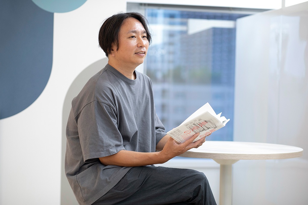 上田岳弘「血も涙もない的確な現代人」にこそ今読んでほしい恋愛小説 日経BOOKプラス