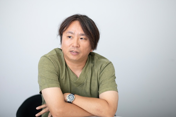 「人々が『行動の不在』を善とすれば、いずれ読み手も、そうなると書き手もいない世界にならないか。それは僕にとって一番怖いことです」 「人々が『行動の不在』を善とすれば、いずれ読み手も、そうなると書き手もいない世界にならないか。それは僕にとって一番怖いことです」