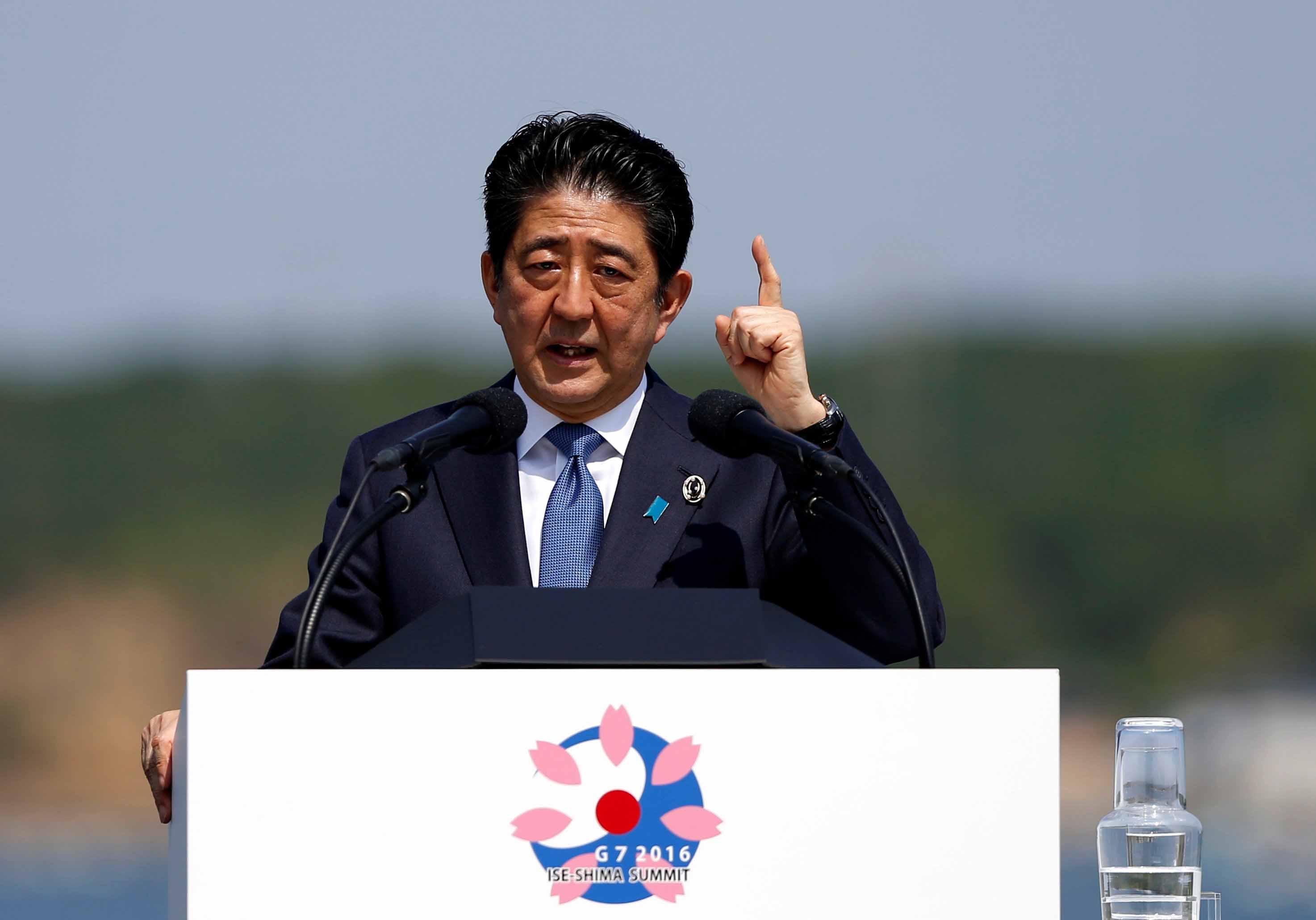 G7伊勢志摩サミットで会見する安倍晋三首相(当時、2016年5月)(写真:ロイター/アフロ)