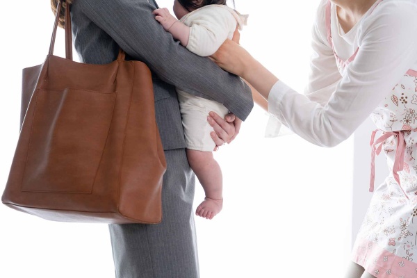 「3歳児神話」には科学的根拠がないという。子育ては「こうすべき」という言説が多く、エビデンスのないものでも、親がプレッシャーに感じてしまう(写真:aijiro/stock.adobe.com) 「3歳児神話」には科学的根拠がないという。子育ては「こうすべき」という言説が多く、エビデンスのないものでも、親がプレッシャーに感じてしまう(写真:aijiro/stock.adobe.com)