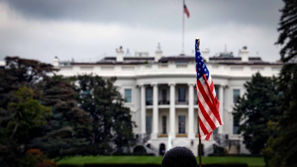 トランプ氏が大統領に返り咲くことで、複雑に絡み合う世界の対立構造がさらに強まっていく(写真:Bill Chizek/stock.adobe.com)
