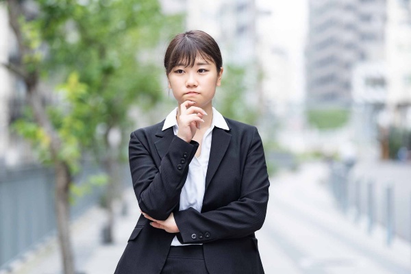 若手の離職率は、入社前の社会的経験が多い層ほど高い(写真:maru54/stock.adobe.com)