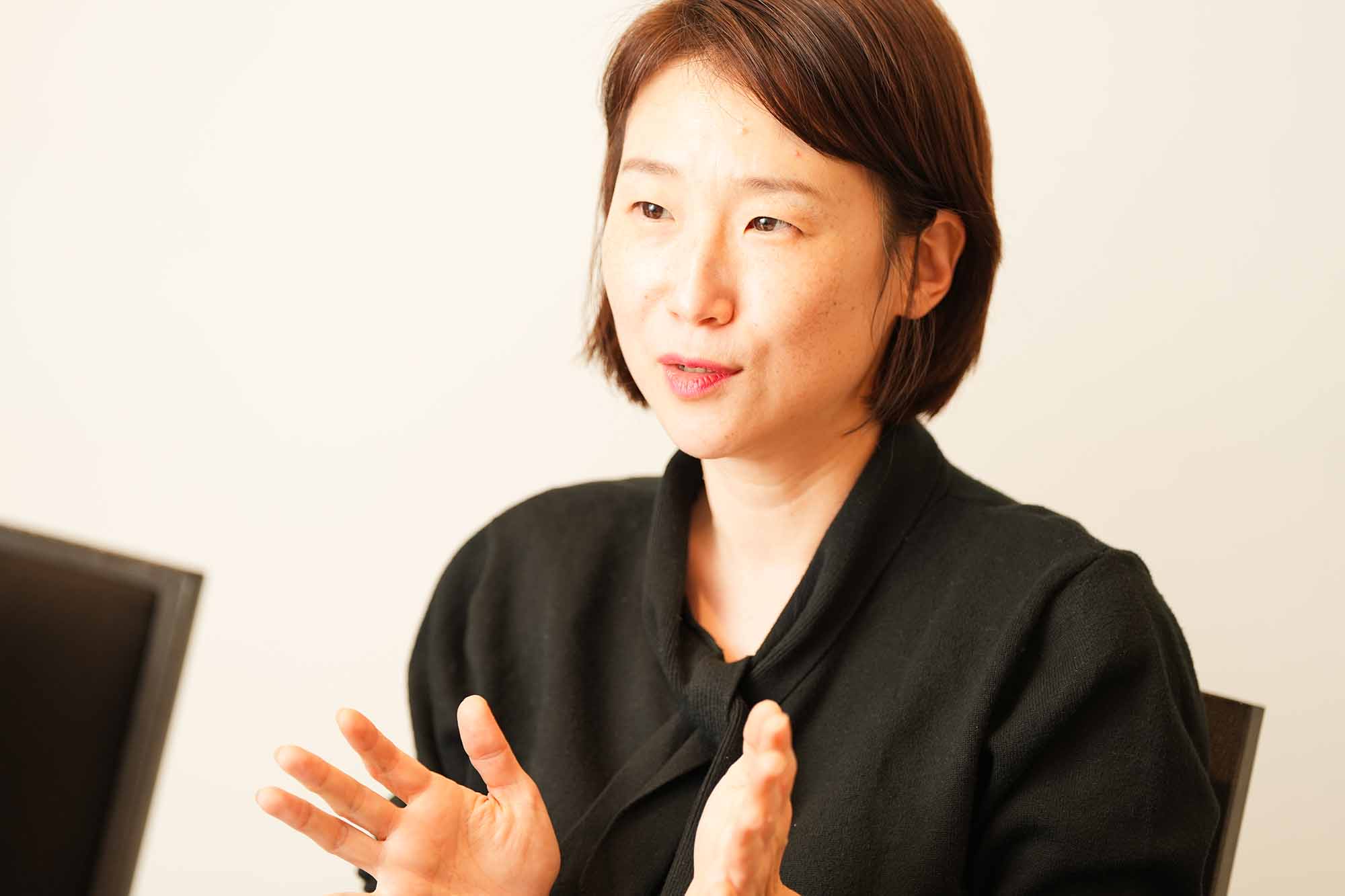 「今は『会社よりも自分自身の成功が大事』」と説明するカン・ソラさん