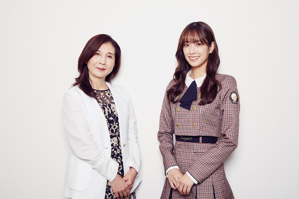 日向坂46の佐々木久美さん(右)とFPの岩城みずほさん(左) 日向坂46の佐々木久美さん(右)とFPの岩城みずほさん(左)