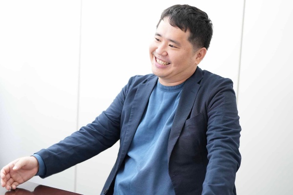 「『何かしないといけない』とかき立てられて、旅に飛び込んだ部分が大きいかもしれませんね」 「『何かしないといけない』とかき立てられて、旅に飛び込んだ部分が大きいかもしれませんね」