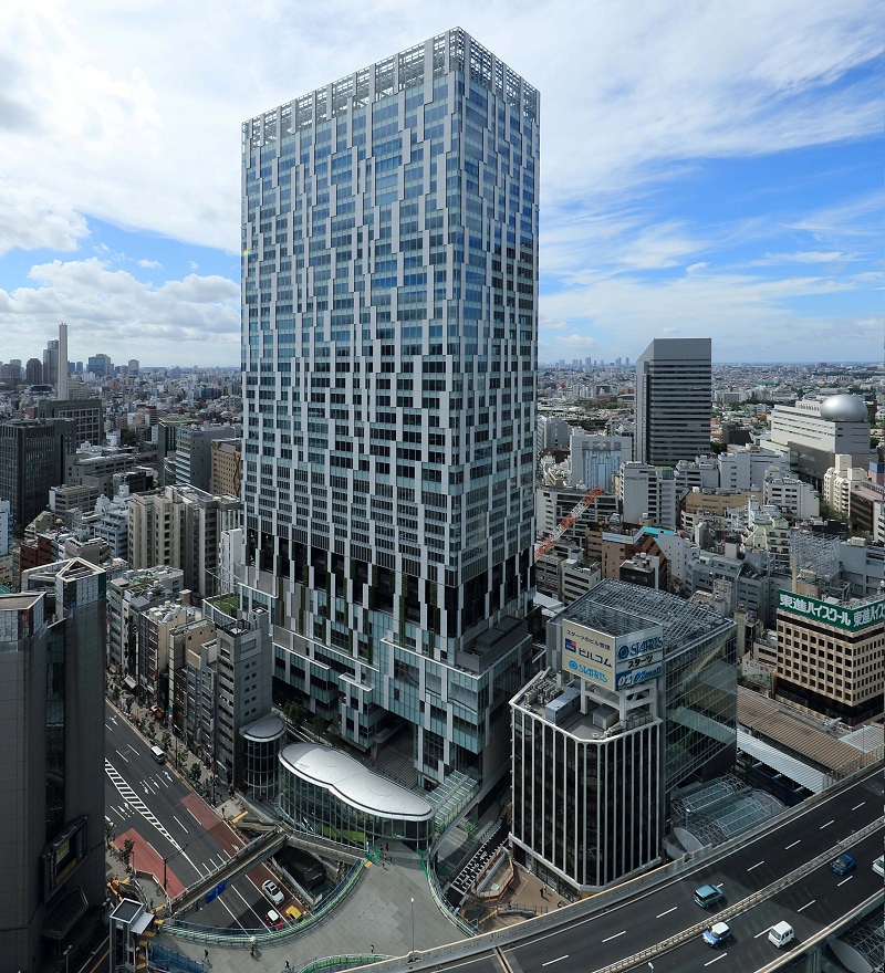 既存の複合施設「渋谷ストリーム」に入居するホテル「渋谷ストリームエクセルホテル東急」は、24年1月16日に「SHIBUYA STREAM HOTEL（渋谷ストリームホテル）」にリブランドして名称から東急が消える（写真：渋谷ストリーム）